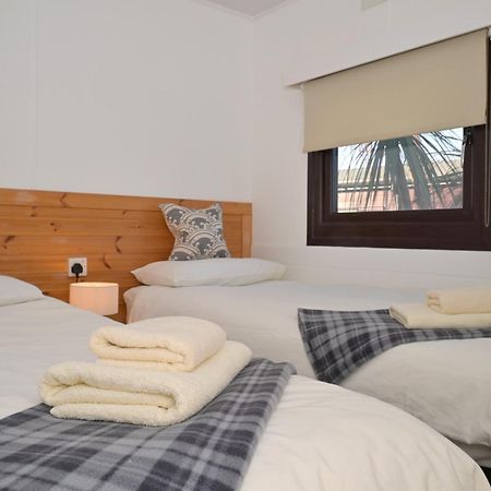 סטרנריר Lodge Cabin With Fabulous Views - Farm Holiday מראה חיצוני תמונה